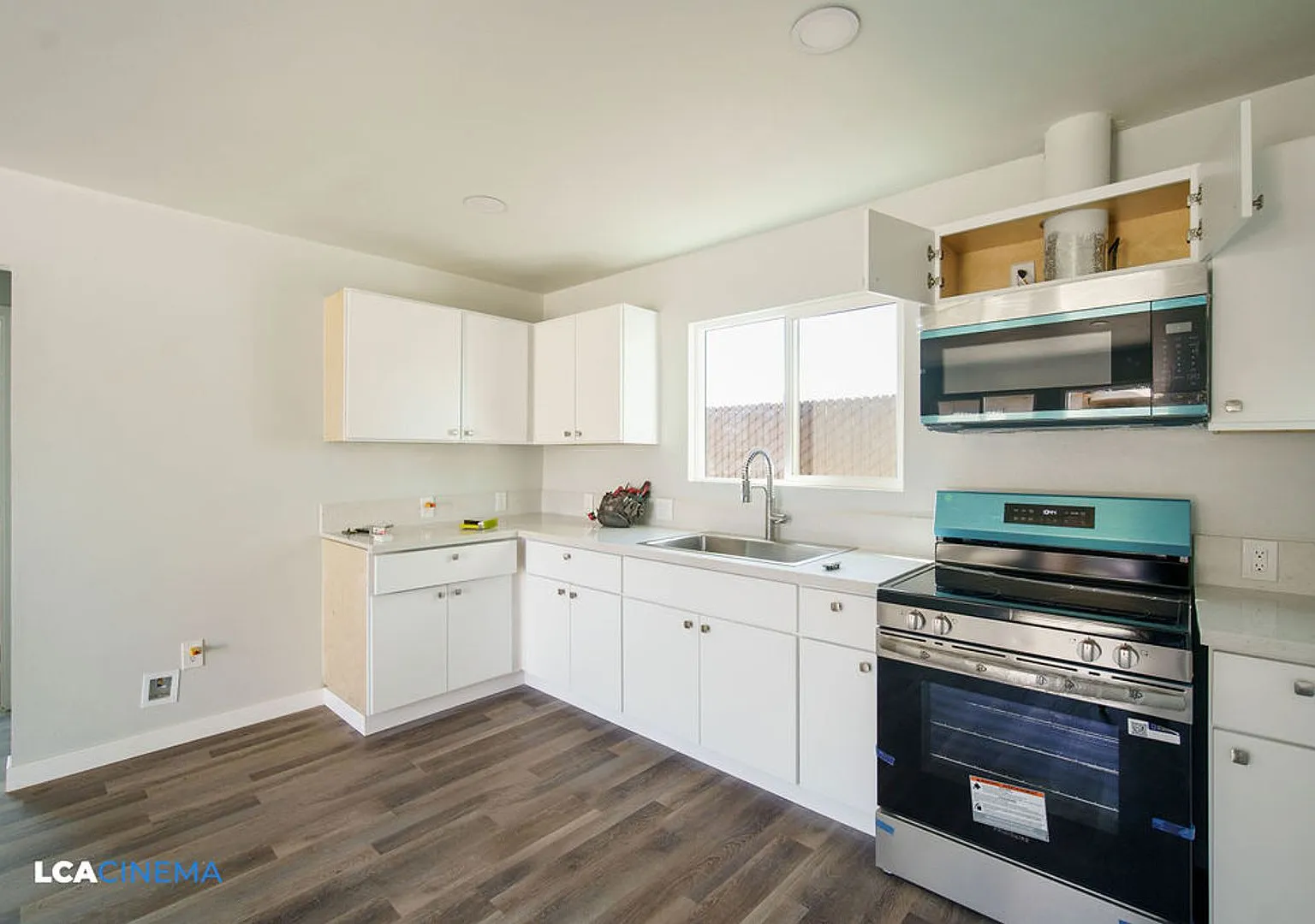 627 Hood Dr — Photo 3
