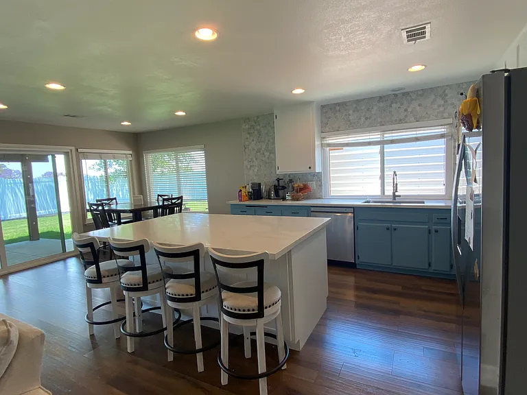 815 W Citron St — Photo 5