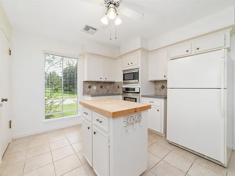 11838 Riverview Dr — Photo 6