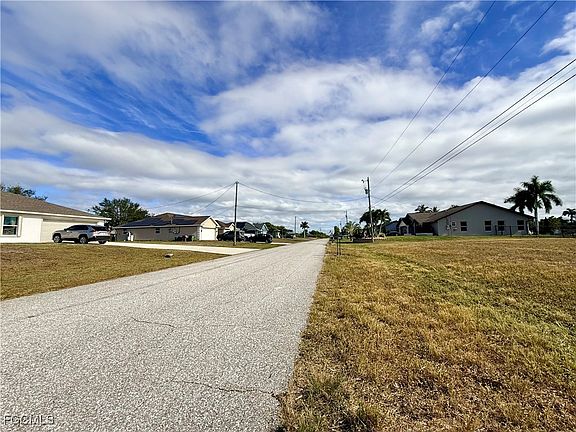 4th image of 418 NW 14th Ter