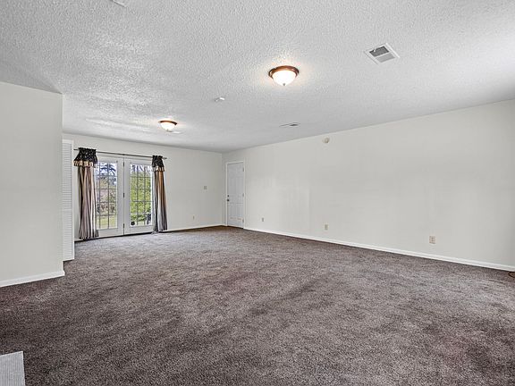 5th image of 668 Westview Rd