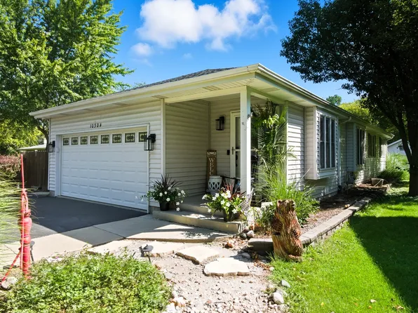10304 Wilmette Ave, Algonquin, IL 60102