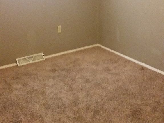 4th image of 2450 Edgewood Dr