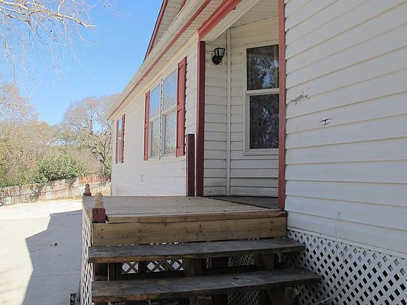 3rd image of 159 Woodcreek Dr