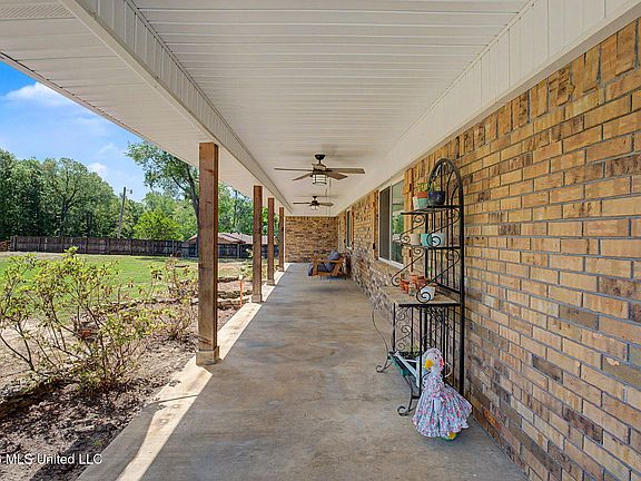 4th image of 2125 Swinnea Rd