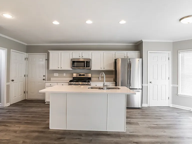 1504 Justin Dr — Photo 8