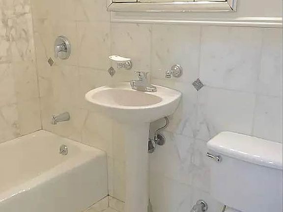 5th image of 156 E 64th St APT 5R