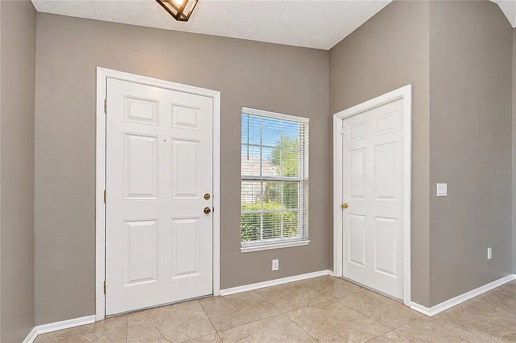 3 bed, 2.0 bath, 1340 sqft, $2,350 — Photo 4