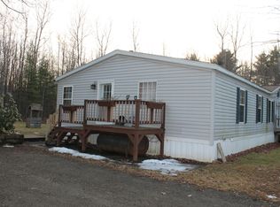 21 Mountain View Rd, Manchester, ME 04351