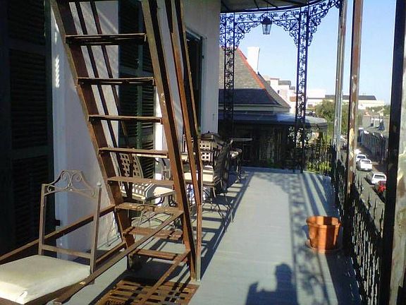 balcony