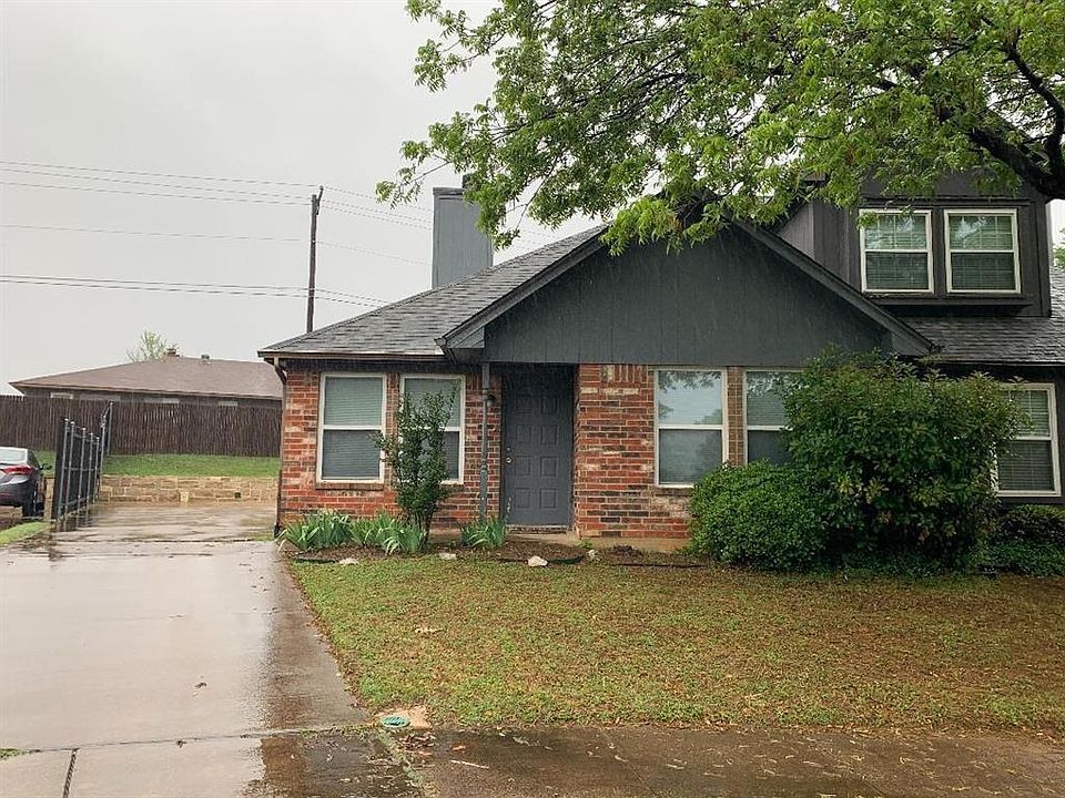 1st image of 214 Brittany Dr