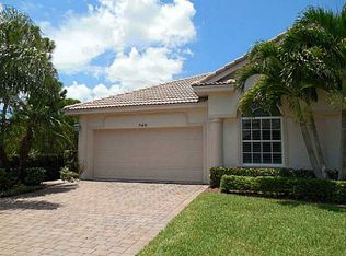 560 NW Red Pine Way, Jensen Beach, FL 34957