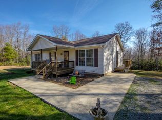 325 Country Woods Dr, Hillsville, VA 24343