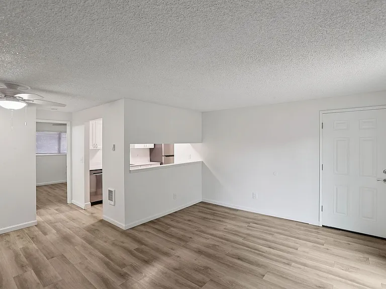 Images Garden View Apartments — Photo 23