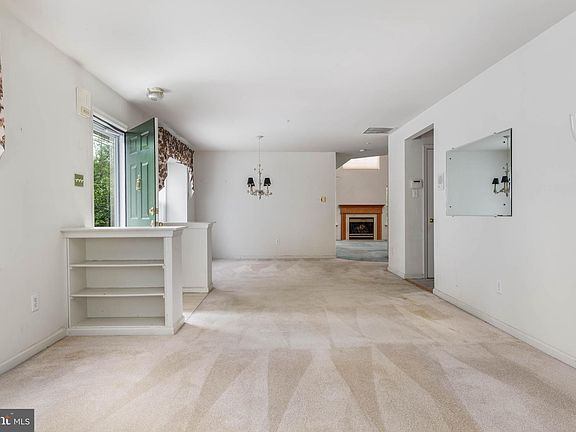 5th image of 3028 Juniper Ln