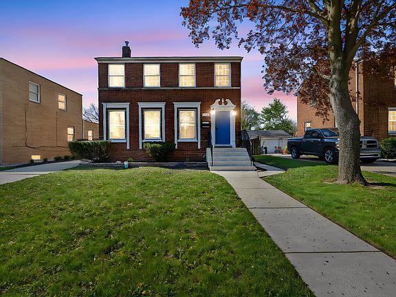 2nd image of 248 Adelaide Pl