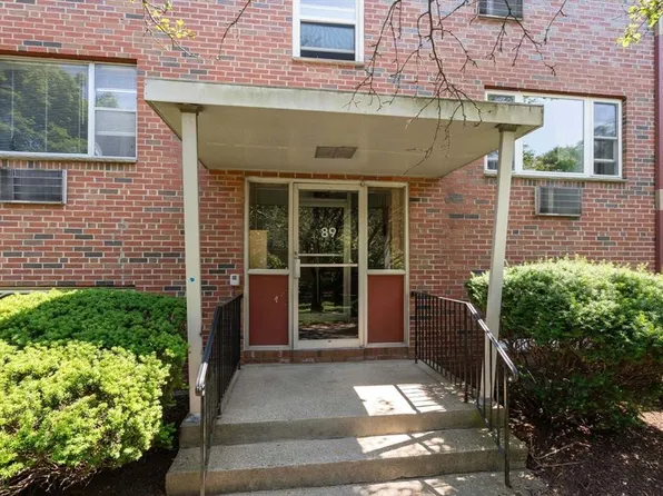 89 Walnut St APT 2, Newton, MA 02460