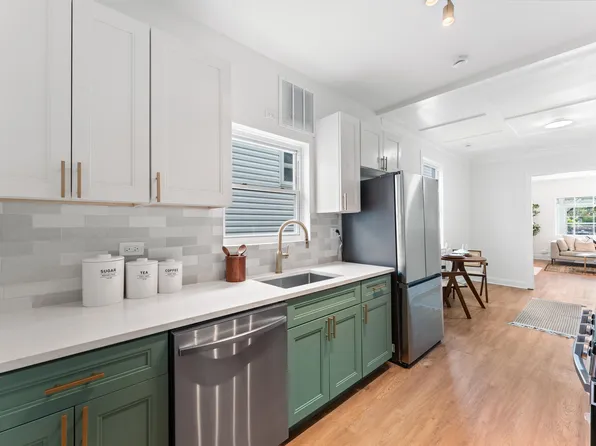 114 Oak Street image 10 of 41