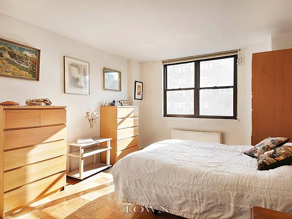 5th image of 225 E 36th St APT 7F
