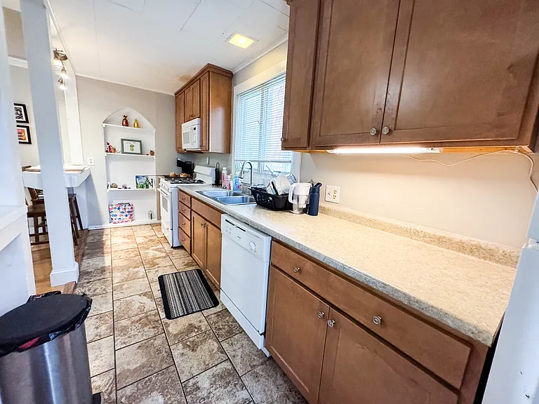 202 Lake St #1 — Photo 10