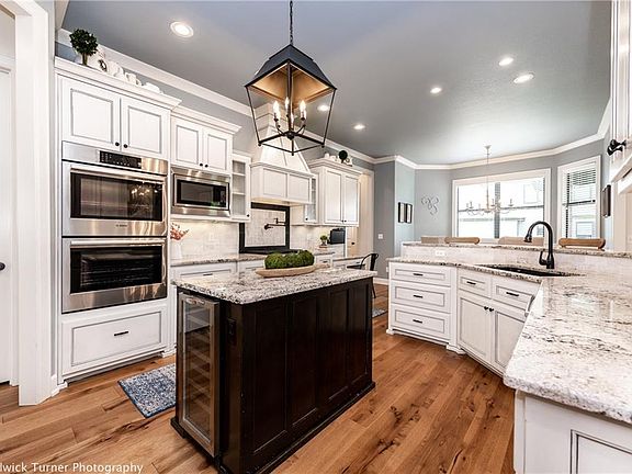 4th image of 5506 S Chadwick Dr
