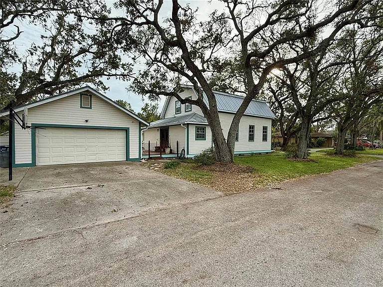 7002 S Shamrock Rd — Photo 2