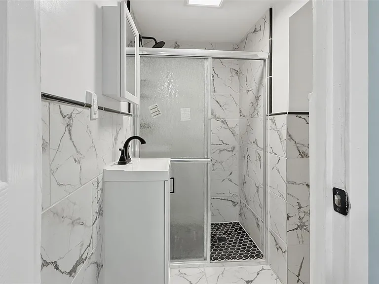 429 S 3rd Ave — Photo 6