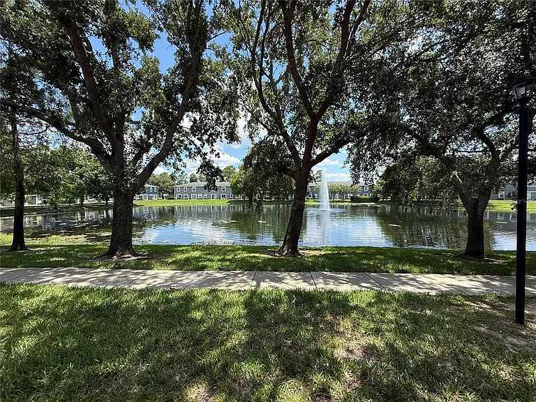 12718 Somerset Oaks St — Photo 13