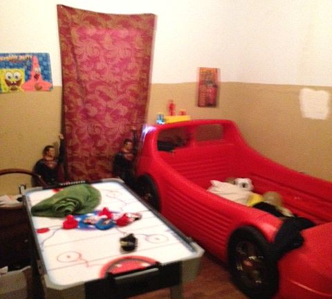 5th image of 410 Sylvia Ave