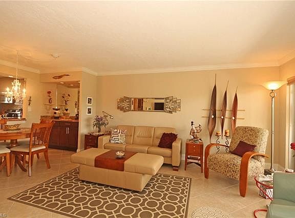 4th image of 111 Palm Dr APT 1