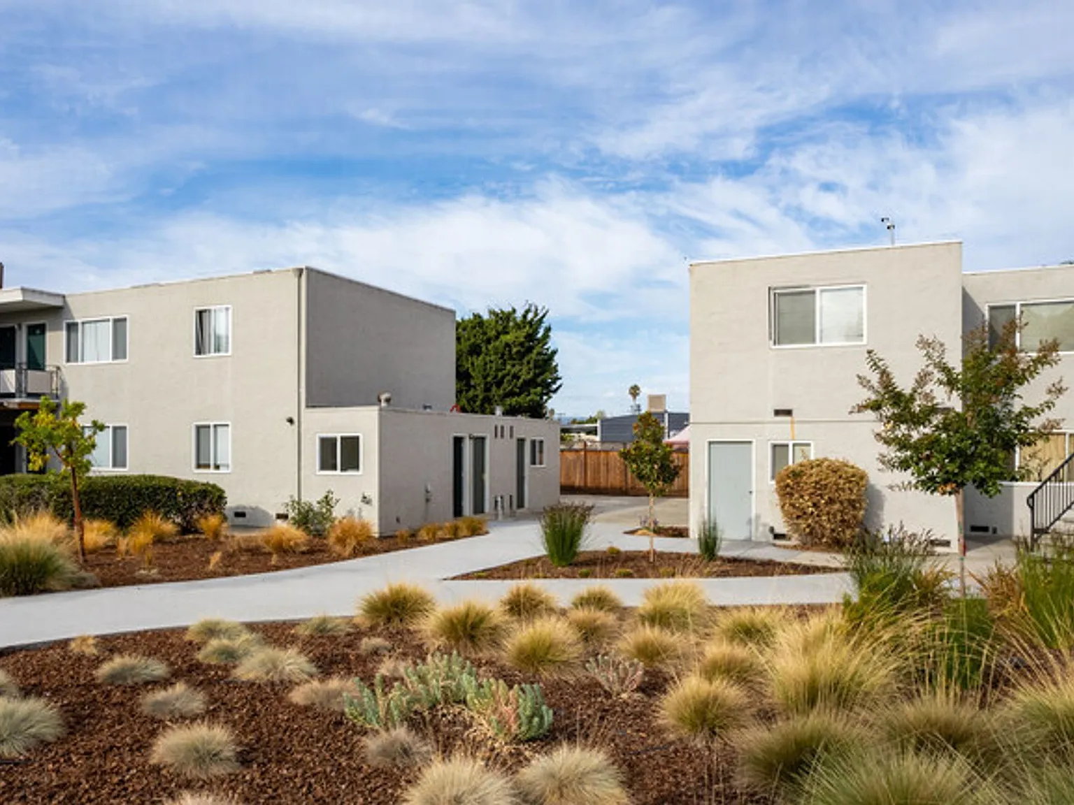 923 Tamarack — Photo 4