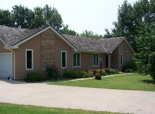 2 Par Dr, Iola, KS 66749