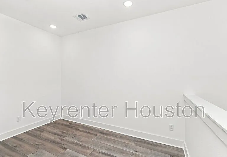 2908 Stevens St — Photo 9