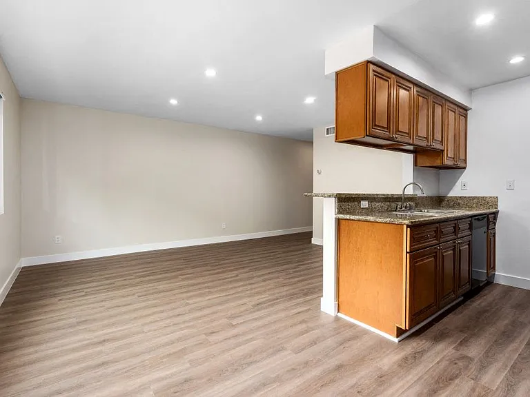 5633-45 N Topanga Canyon Blvd — Photo 43