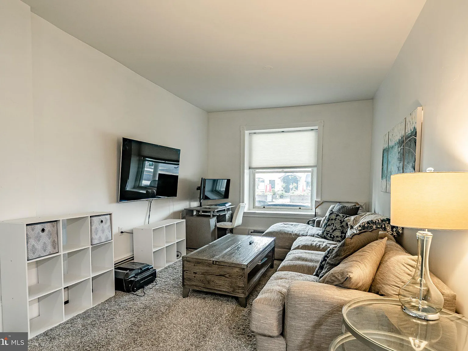 1 bed, 1.0 bath, 1000 sqft, $1,725 — Photo 2