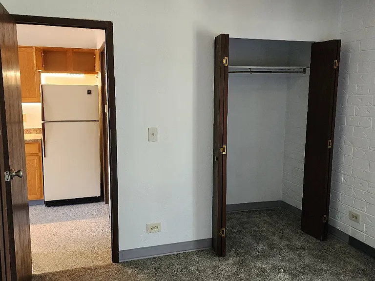 512 N Cantril St #12 — Photo 2