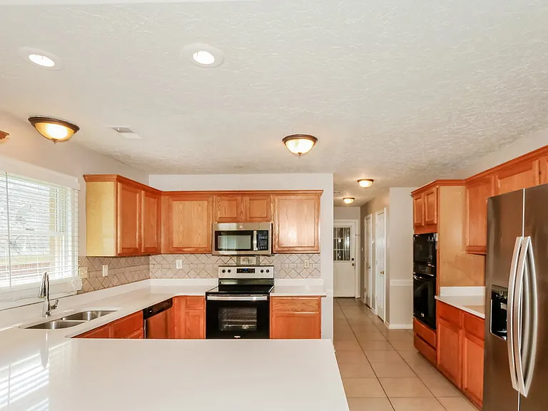 8633 Meadow Green Dr — Photo 9