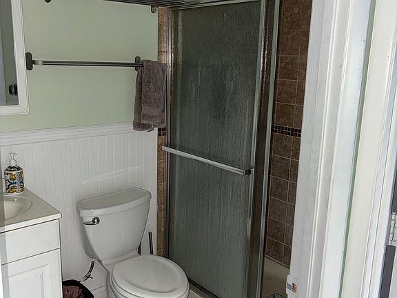 5th image of 4022 Hylan Blvd #2B