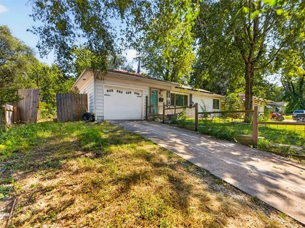 108 N Grant Ave, Knob Noster, MO 65336
