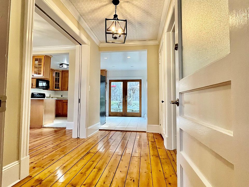 1st image of 154 Palisade St #1