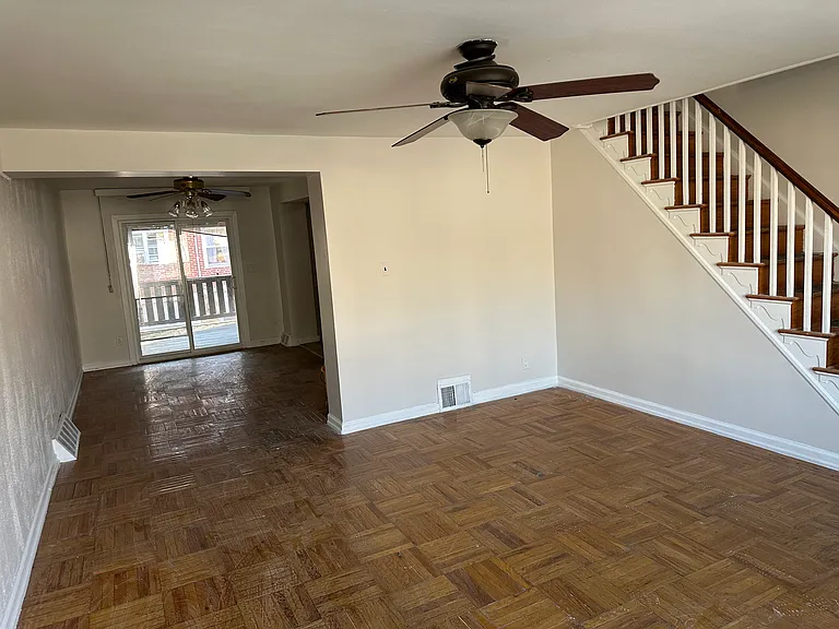 2132 Stevens St — Photo 1