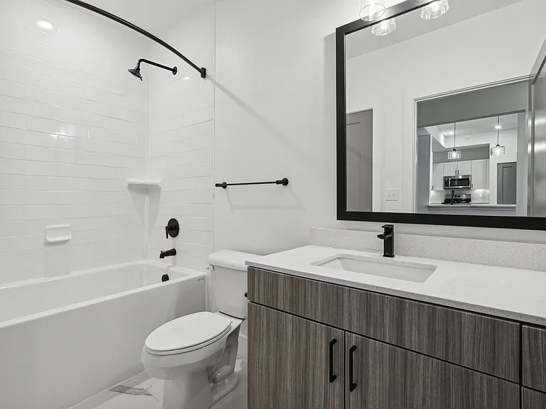 Linz Bayview — Photo 126