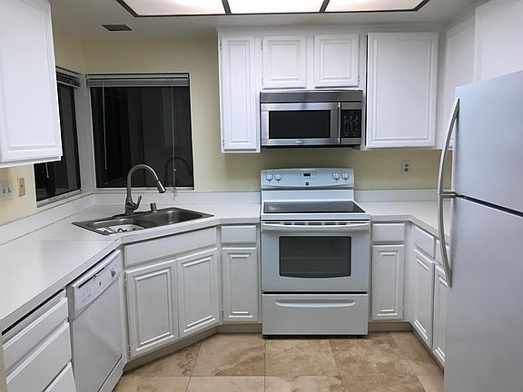 5th image of 22725 Lakeway Dr