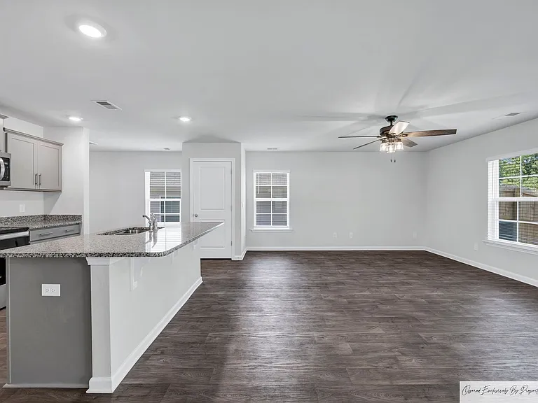 2128 Elmridge Rd — Photo 10