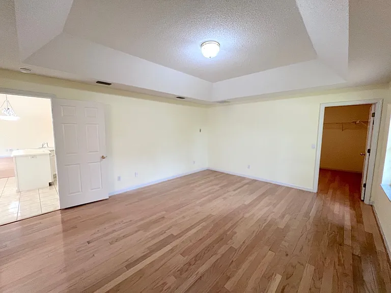 87 Rose Dr — Photo 33