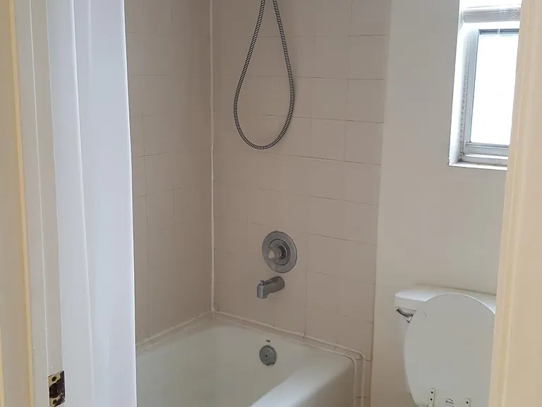 2050 Hornblend St #2050 — Photo 19