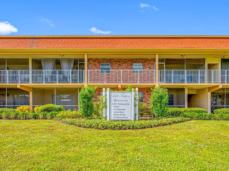 Lake Tarpon Apartments — Photo 6