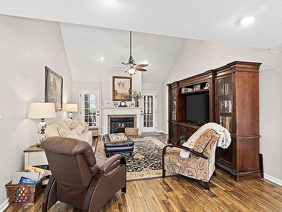 5th image of 2569 Stone Briar Dr