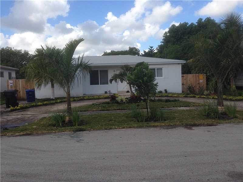 1st image of 721 NE 170th St
