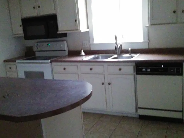 618 S Main St — Photo 2